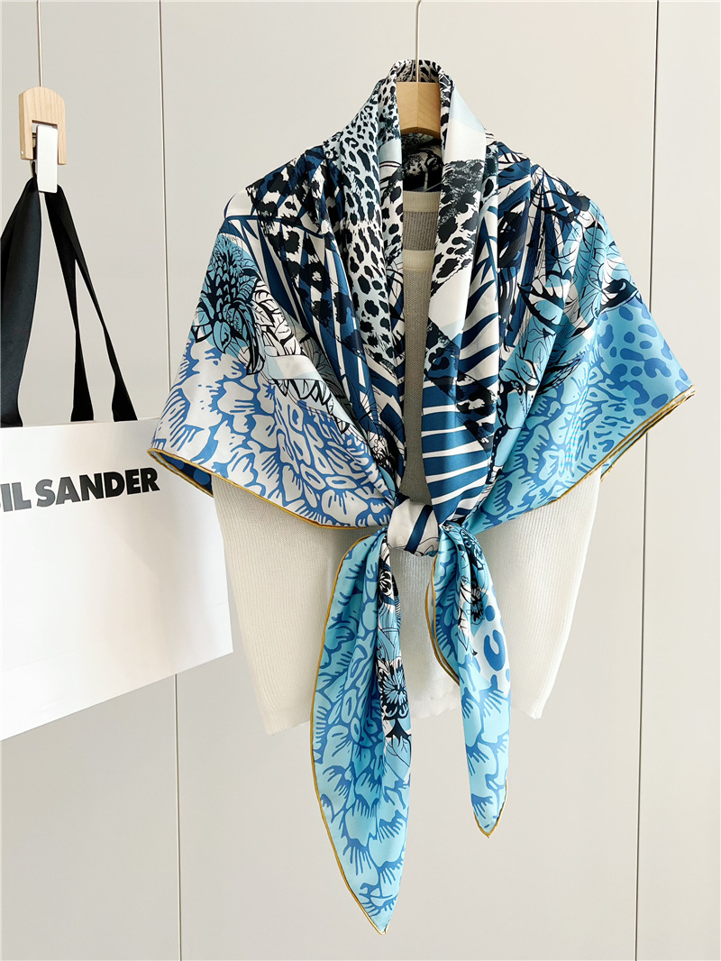 Aslan Baskılı İpek Eşarp Lüks  - Travel Accessories Designer incelemesi ve fiyatı