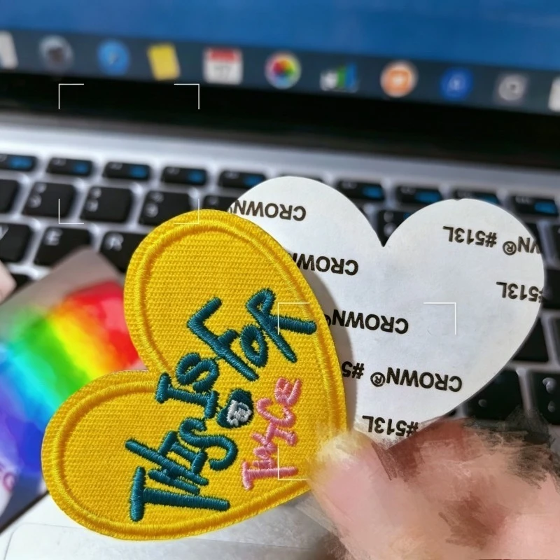 Yeni 1 ADET TWICES Kendinden Y - Sticker Luggage Decorative incelemesi ve fiyatı